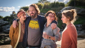 Poster for A Hand-Shaped Balloon