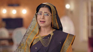 Poster for Kunti Makes a Team Plan