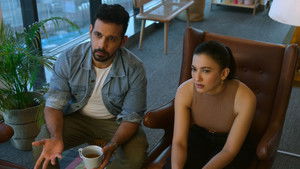 Poster for A bestseller, an author and two fans! Poster for A bestseller, an author and two fans!