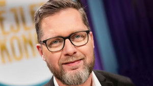 Poster for Episode 4 Poster for Episode 4