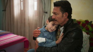 Poster for El corazón más fuerte también siente Poster for El corazón más fuerte también siente