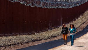 Poster for Jeanine Cummins: American Dirt (2)