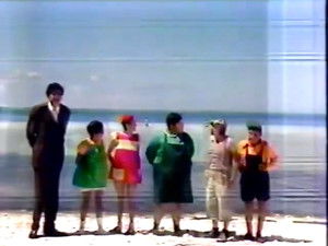 Poster for Chesperito: En las Playas de Cancún