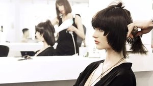 Poster for The Girl Who Has a Close Shave