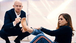 Poster for To pat with two feet