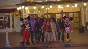 Poster for Modern Family Goes to the Disneyland Resort