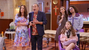 Poster for Una familia de cien