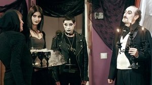 Poster for Un masajista, un imán de chochetes y un príncipe de los cárpatos Poster for Un masajista, un imán de chochetes y un príncipe de los cárpatos