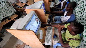 Poster for 04/12/2010