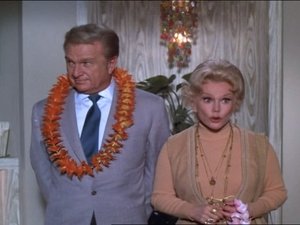 Poster for Hawaiian Honeymoon