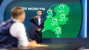 Poster for Vuelta | Gerrit leaves